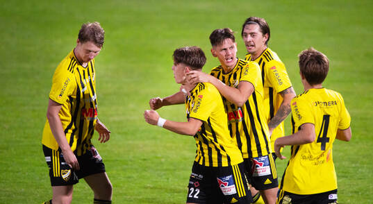 IFK Hässleholms Jussi Tikkanen har kvitterat till 1-1 och