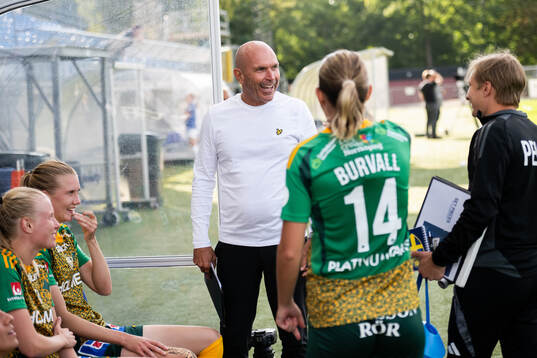 IFK Norrköpings tränare Tor-Arne Fredheim jublar