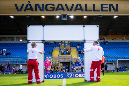 Trelleborgs och IFK Norrköpings spelare gör entré