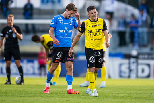 Halmstads Villiam Granath och Mjällbys Timo Stavitski