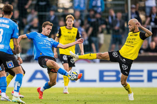Halmstads Villiam Granath och Mjällbys Viktor Gustafson