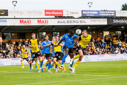 Halmstads Joseph Baffoe och Mjällbys Rasmus Wikström