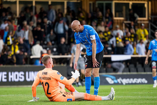Halmstads målvakt Tim Erlandsson och Andreas Johansson