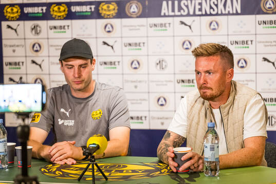 Mjällbys assisterande tränare Karl Marius Aksum och