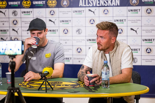 Mjällbys assisterande tränare Karl Marius Aksum och