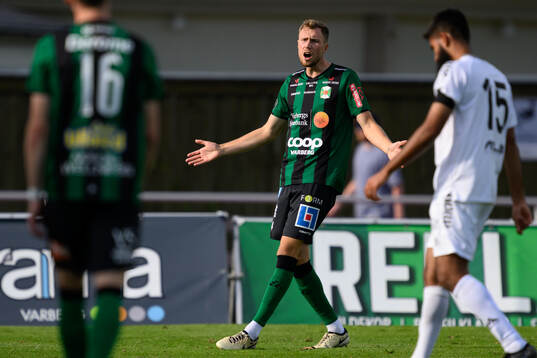 Varbergs Niklas Dahlström reagerar