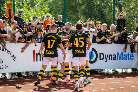 AIKs spelare jublar
