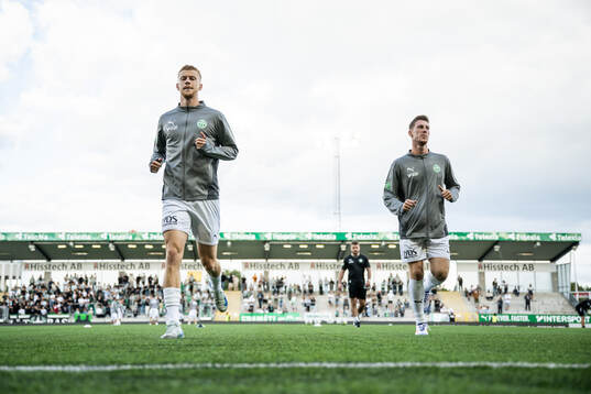 Västerås spelare värmer upp