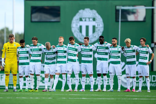 Västerås spelare undr en tyst minut för att hedra Sven