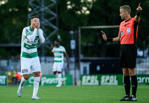 Västerås Abdelrahman Boudah Saidi reagerar mot Domare