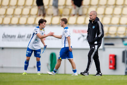 Falkenbergs tränare Christoffer Andersson deppar