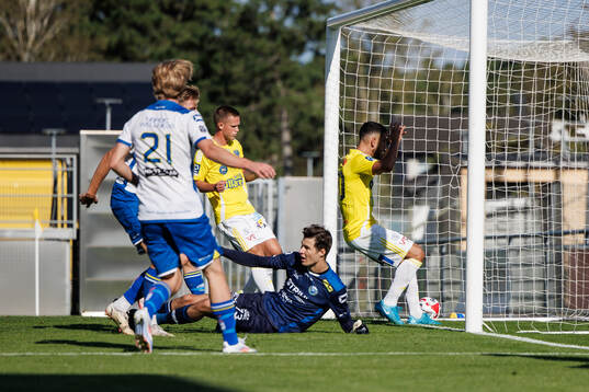 Falkenbergs spelare missar öppet mål