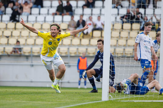 Falkenbergs Rasmus Andersson jublar