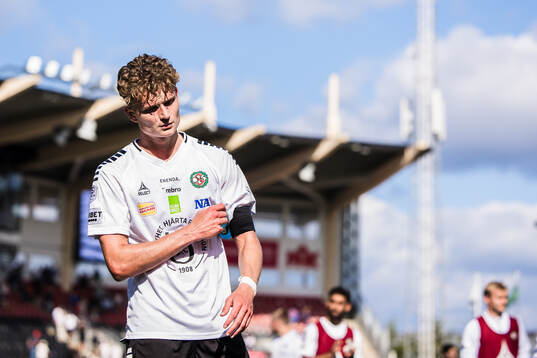 Örebros Erik McCue deppar