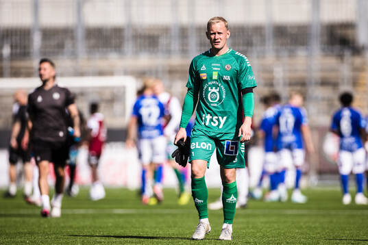 Örebros målvakt Malte Påhlsson deppar