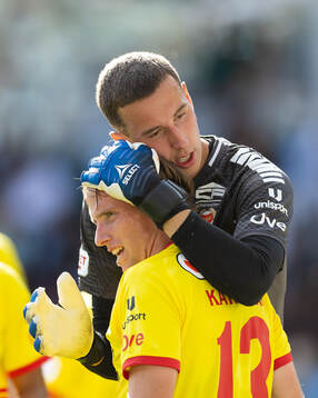 Kalmars Johan Karlsson och målvakt Samuel Brolin