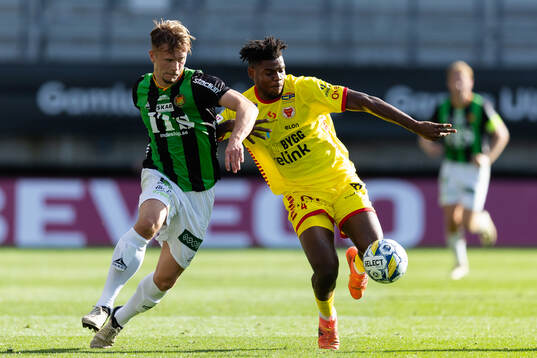 GAIS Alexander Ahl Holmström och Kalmars Vince Osuji