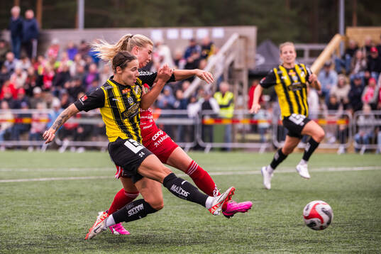 Häckens Tabby Tindell och Piteås Ellen Löfqvist