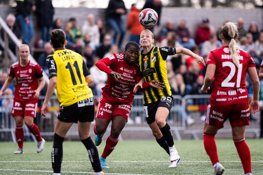 Piteås Faith Ikidi Michael och Häckens Anna Anvegård