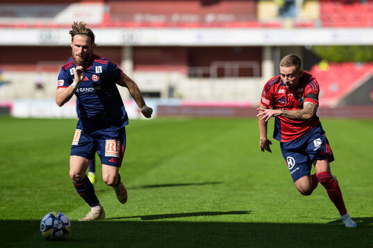 Bläddra bland fler bilder av Fotboll, Superettan, Öster - Sandvikens IF