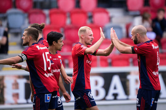 Östers Adam Bergmark Wiberg och Sebastian Hedlund jublar