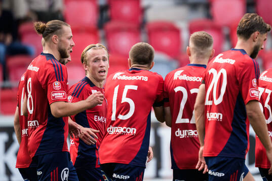 Östers David Seger jublar