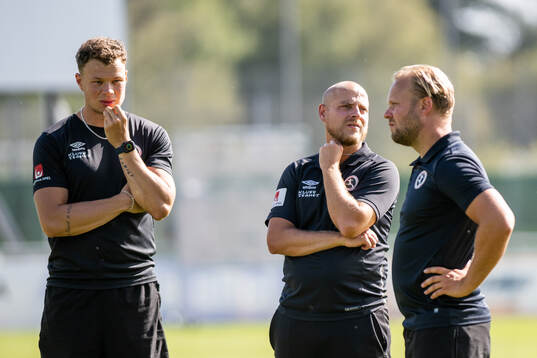 KIF Örebros tränare Rickard Johansson deppar