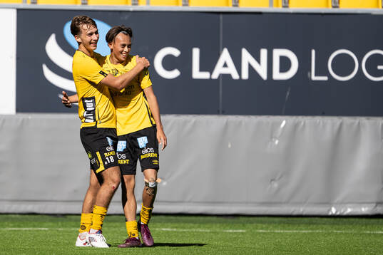 Elfsborgs Adam Wetterlov jublar med Stig Karlsson