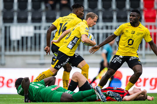 Elfsborgs Simon Hedlund jublar