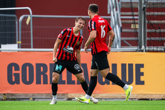 Brommapojkarnas Alex Timossi Andersson jublar