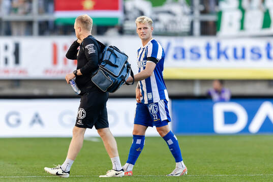 IFK Göteborgs Nikolai Baden Frederiksen lämnar planen