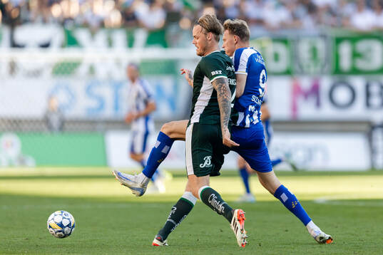 Hammarbys Victor Eriksson och IFK Göteborgs Laurs