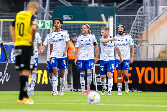 IFK Norrköpings Christoffer Nyman jublar med lagkamrater