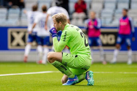 Häckens målvakt Peter Abrahamsson deppar