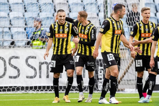 Häckens Ali Youssef jublar