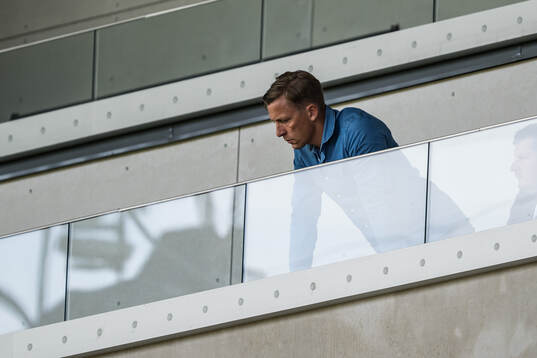 Erik Edman på läktaren