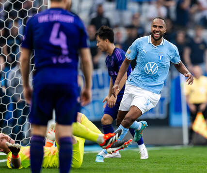 Malmö FFs Isaac Kiese Thelin jublar