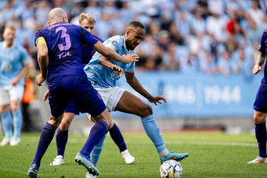 Djurgårdens Marcus Danielson och Malmö FFs Isaac Kiese