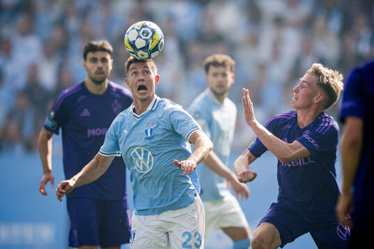 Malmö FFs Lasse Berg Johnsen och Djurgårdens Santeri