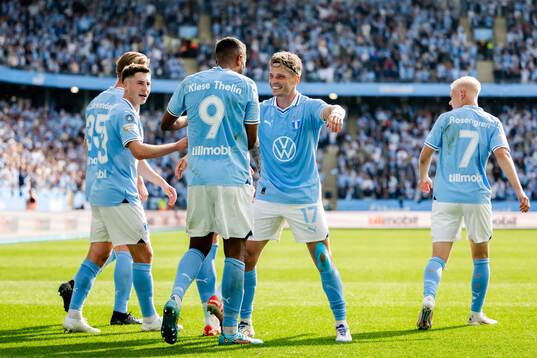 Malmö FFs Isaac Kiese Thelin och Jens Stryger Larsen jublar