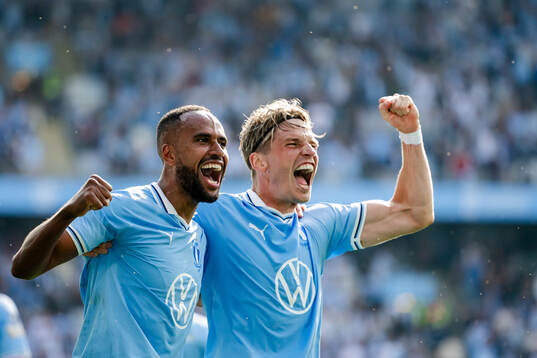 Malmö FFs Isaac Kiese Thelin och Jens Stryger Larsen jublar