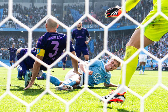 Djurgårdens Marcus Danielson och Malmö FFs Hugo Bolin