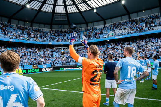 Malmö FFs målvakt Johan Dahlin och Pontus Jansson