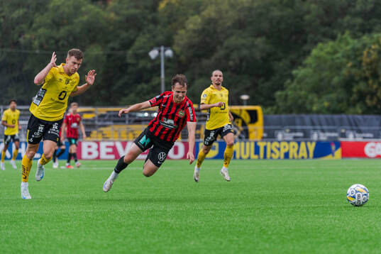 Elfsborgs Andri Fannar Baldursson och Brommapojkarnas Alex