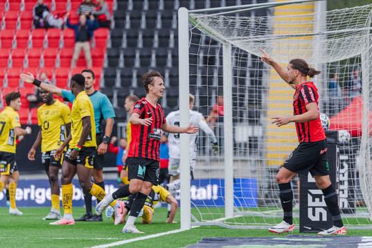 Brommapojkarnas Alex Timossi Andersson och Nikola Vasic