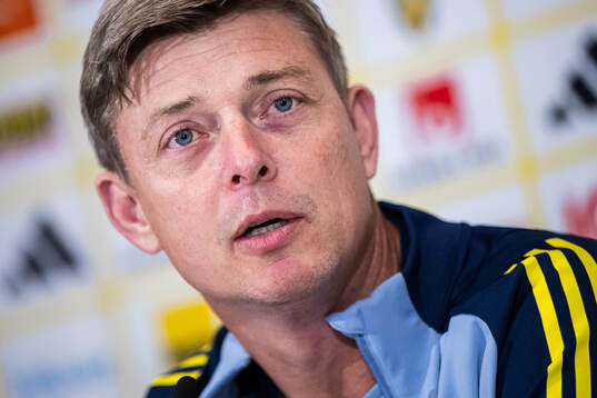 Head coach Jon Dahl Tomasson of the Swedish national