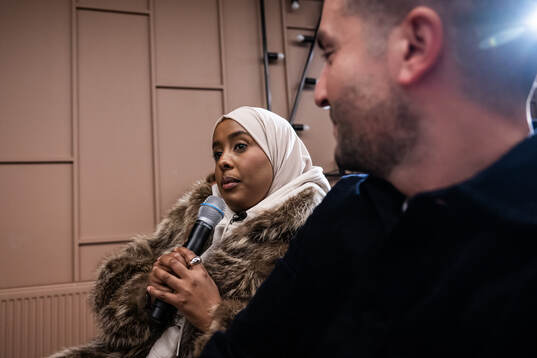 Kaeli Abdi, from Swedish broadcaster SVT, at a press