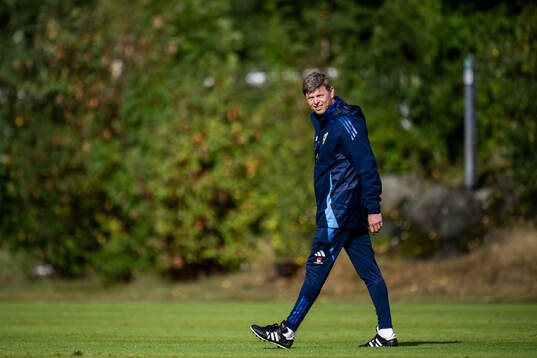 Head coach Jon Dahl Tomasson of the Swedish national