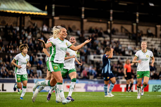 Hammarbys Cathinka Tandberg jublar