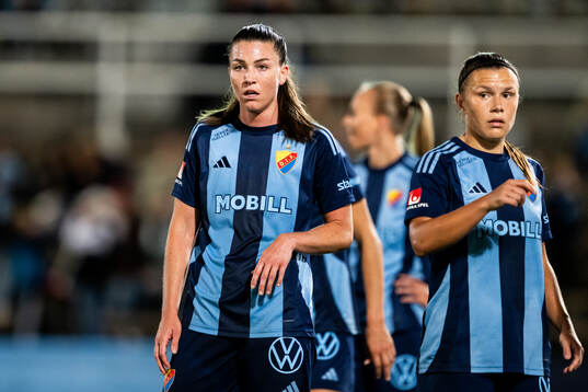 Djurgårdens Pauline Hammarlund och Alexsandra Lobanova